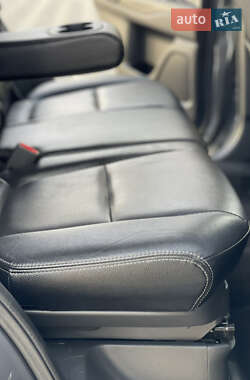 Внедорожник / Кроссовер Mitsubishi Outlander 2014 в 