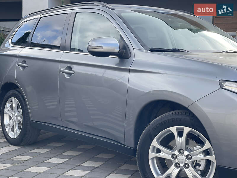 Внедорожник / Кроссовер Mitsubishi Outlander 2014 в Стрые