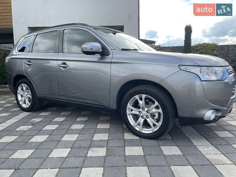 Внедорожник / Кроссовер Mitsubishi Outlander 2014 в Стрые