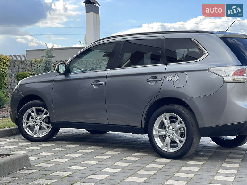 Внедорожник / Кроссовер Mitsubishi Outlander 2014 в Стрые