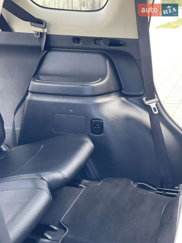 Внедорожник / Кроссовер Mitsubishi Outlander 2014 в Стрые