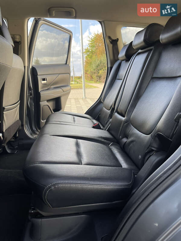 Внедорожник / Кроссовер Mitsubishi Outlander 2014 в Стрые