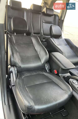Внедорожник / Кроссовер Mitsubishi Outlander 2014 в 