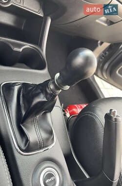Внедорожник / Кроссовер Mitsubishi Outlander 2014 в 