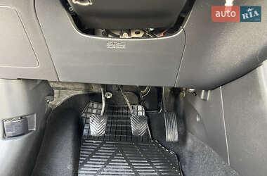 Внедорожник / Кроссовер Mitsubishi Outlander 2014 в 