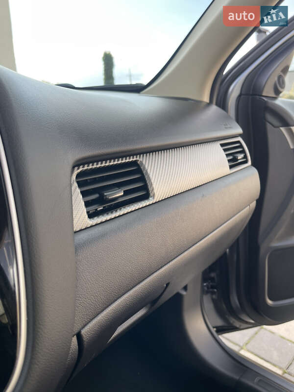 Внедорожник / Кроссовер Mitsubishi Outlander 2014 в Стрые