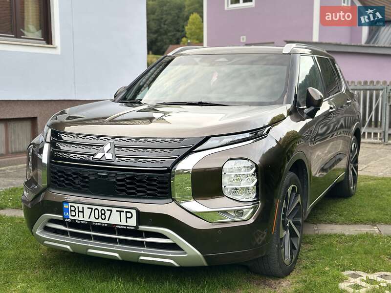 Mitsubishi Outlander 2021