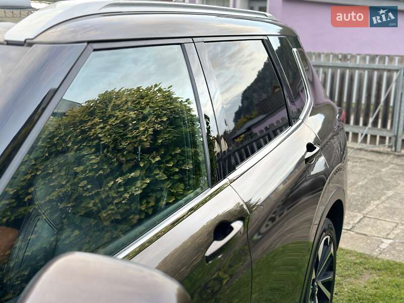 Внедорожник / Кроссовер Mitsubishi Outlander 2021 в Одессе