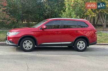 Внедорожник / Кроссовер Mitsubishi Outlander 2018 в Валках