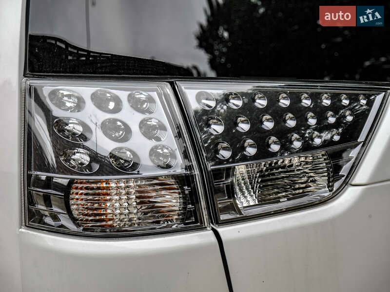 Внедорожник / Кроссовер Mitsubishi Outlander 2010 в Бродах