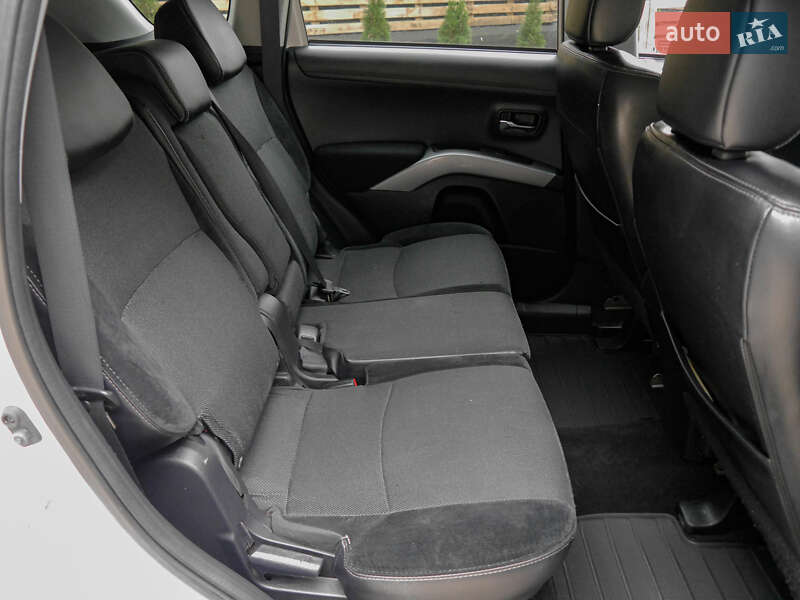 Внедорожник / Кроссовер Mitsubishi Outlander 2010 в Бродах