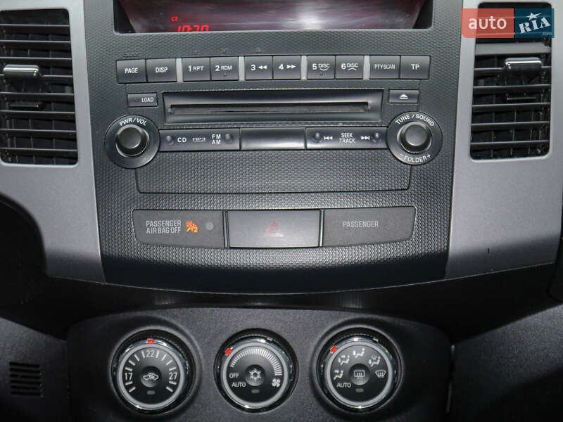 Внедорожник / Кроссовер Mitsubishi Outlander 2010 в Бродах