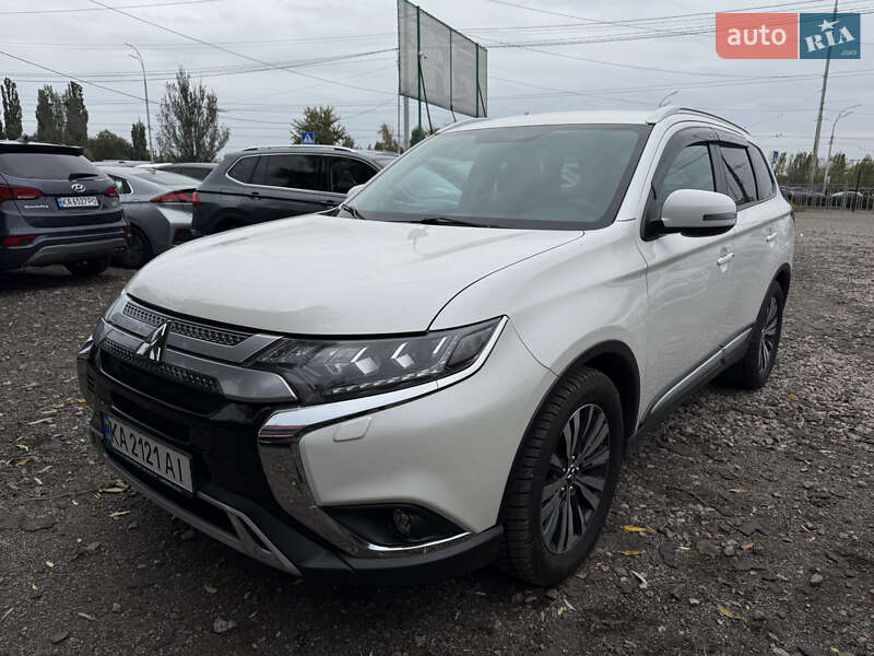 Mitsubishi Outlander 2020