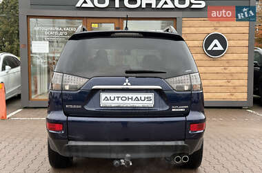 Внедорожник / Кроссовер Mitsubishi Outlander 2011 в 