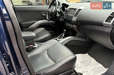 Внедорожник / Кроссовер Mitsubishi Outlander 2011 в 