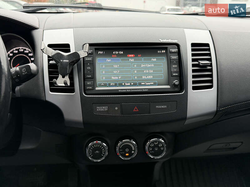 Внедорожник / Кроссовер Mitsubishi Outlander 2011 в Житомире