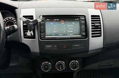 Внедорожник / Кроссовер Mitsubishi Outlander 2011 в 