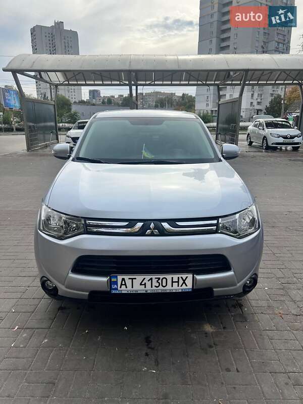 Внедорожник / Кроссовер Mitsubishi Outlander 2012 в Днепре