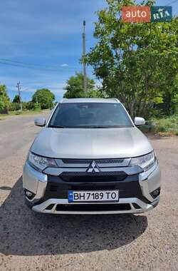 Внедорожник / Кроссовер Mitsubishi Outlander 2019 в Львове