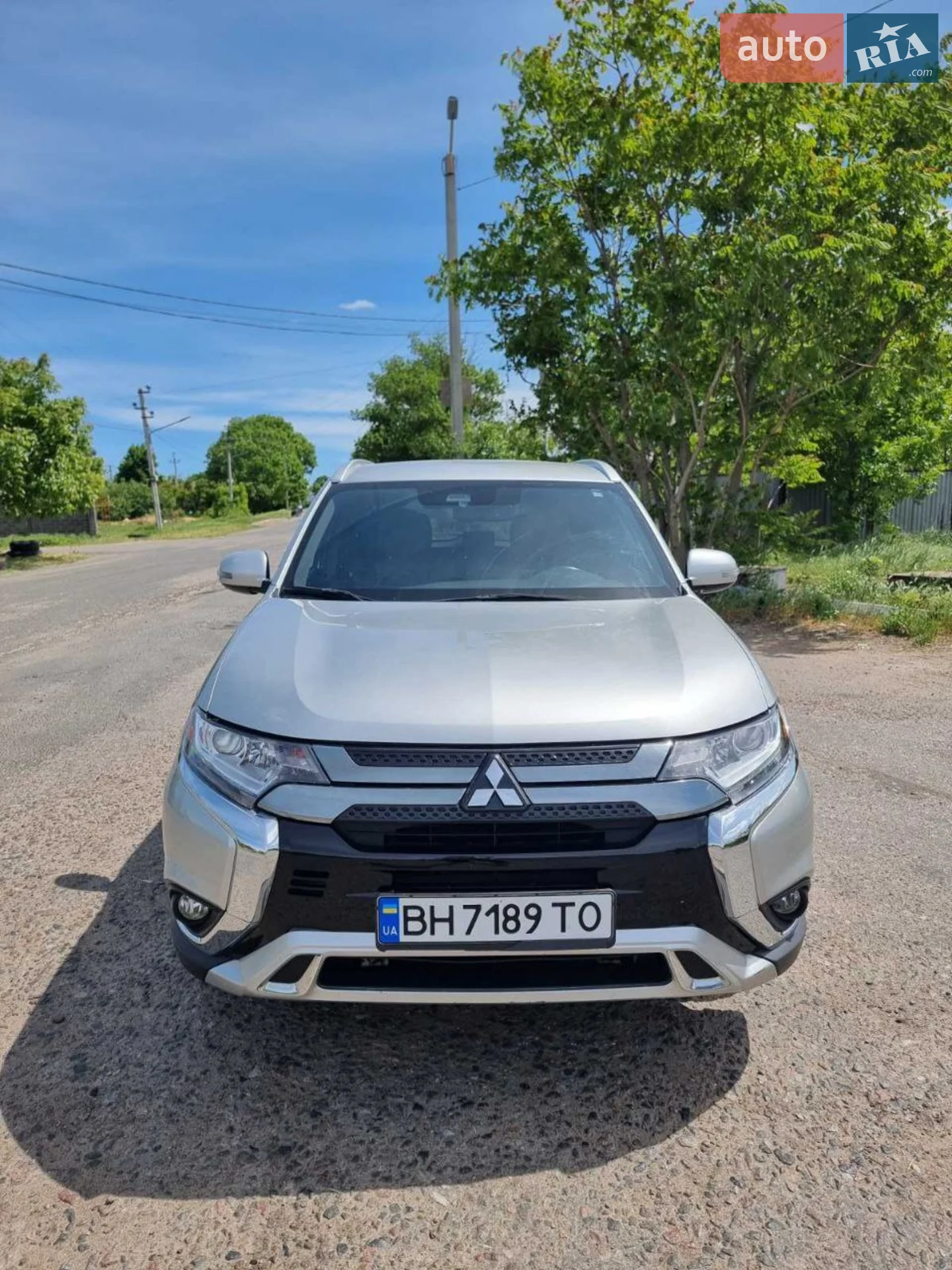 2019 Mitsubishi Outlander - фото 1