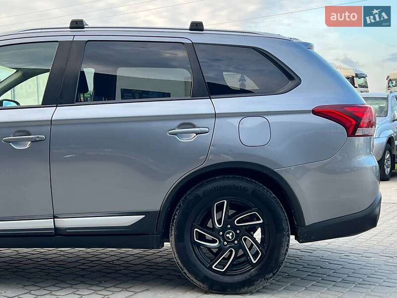 Позашляховик / Кросовер Mitsubishi Outlander 2017 в Львові фото 5 Позашляховик / Кросовер Mitsubishi Outlander 2017 в Львові
