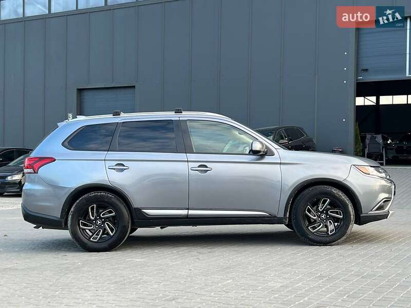 Позашляховик / Кросовер Mitsubishi Outlander 2017 в Львові фото 10 Позашляховик / Кросовер Mitsubishi Outlander 2017 в Львові