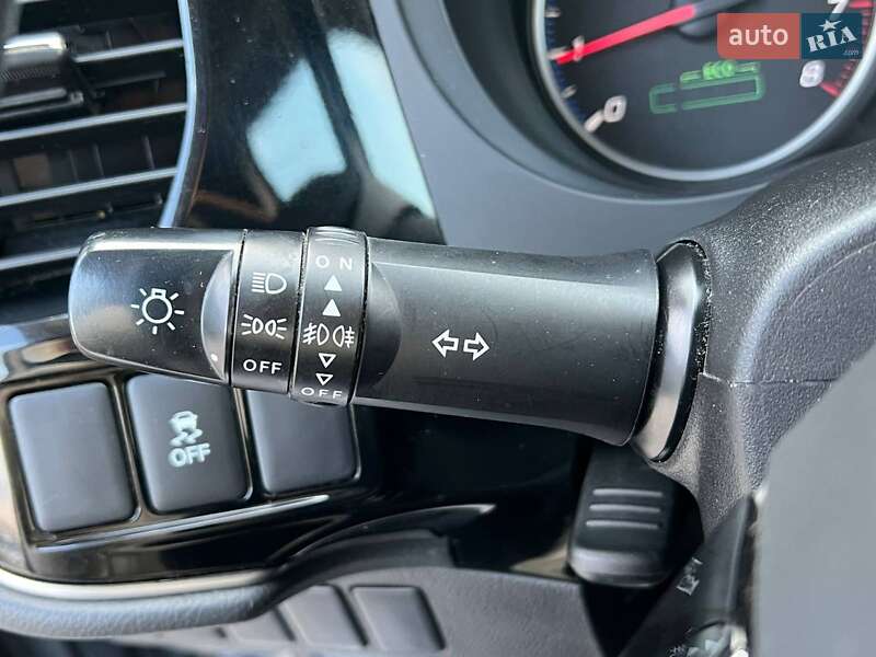 Позашляховик / Кросовер Mitsubishi Outlander 2017 в Львові фото 24 Позашляховик / Кросовер Mitsubishi Outlander 2017 в Львові