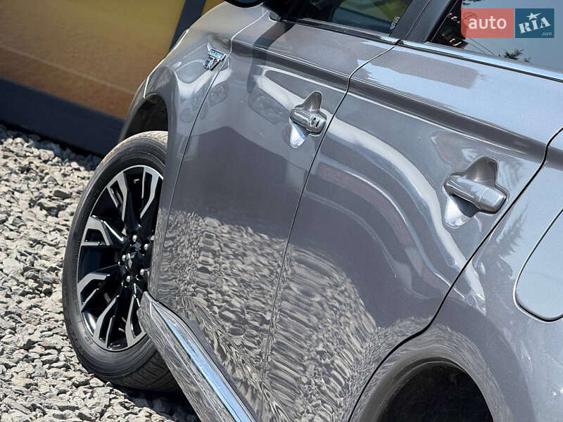 Внедорожник / Кроссовер Mitsubishi Outlander 2018 в Стрые