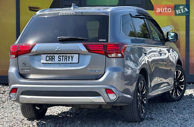Внедорожник / Кроссовер Mitsubishi Outlander 2018 в 