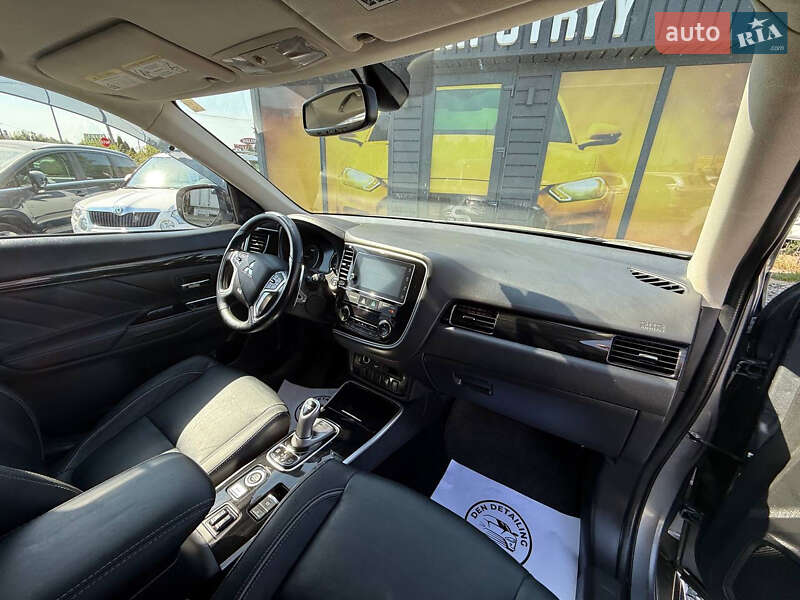 Внедорожник / Кроссовер Mitsubishi Outlander 2018 в Стрые