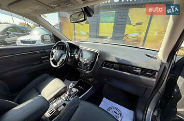 Внедорожник / Кроссовер Mitsubishi Outlander 2018 в 