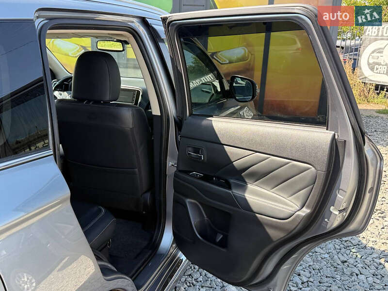 Внедорожник / Кроссовер Mitsubishi Outlander 2018 в Стрые