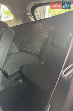 Внедорожник / Кроссовер Mitsubishi Outlander 2012 в 