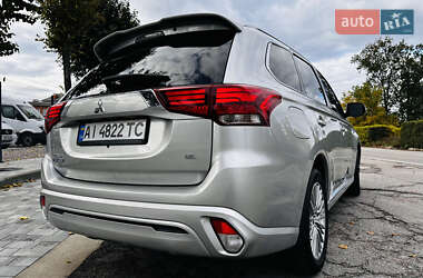Внедорожник / Кроссовер Mitsubishi Outlander 2022 в 