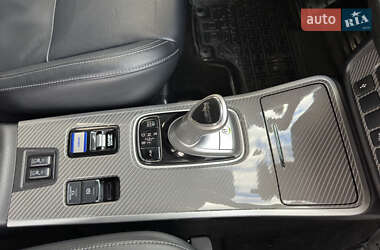 Внедорожник / Кроссовер Mitsubishi Outlander 2022 в 