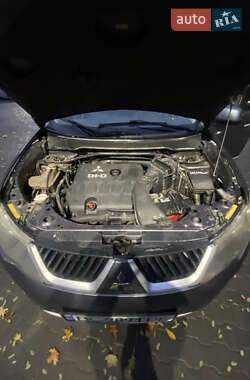 Внедорожник / Кроссовер Mitsubishi Outlander 2009 в 