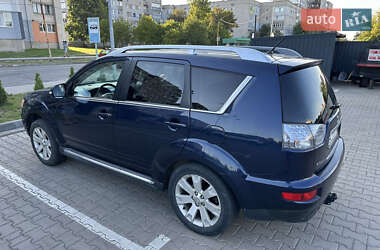 Внедорожник / Кроссовер Mitsubishi Outlander 2010 в 