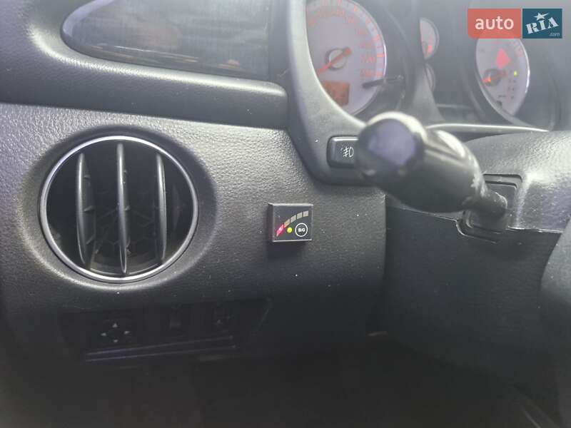 Внедорожник / Кроссовер Mitsubishi Outlander 2004 в Киеве