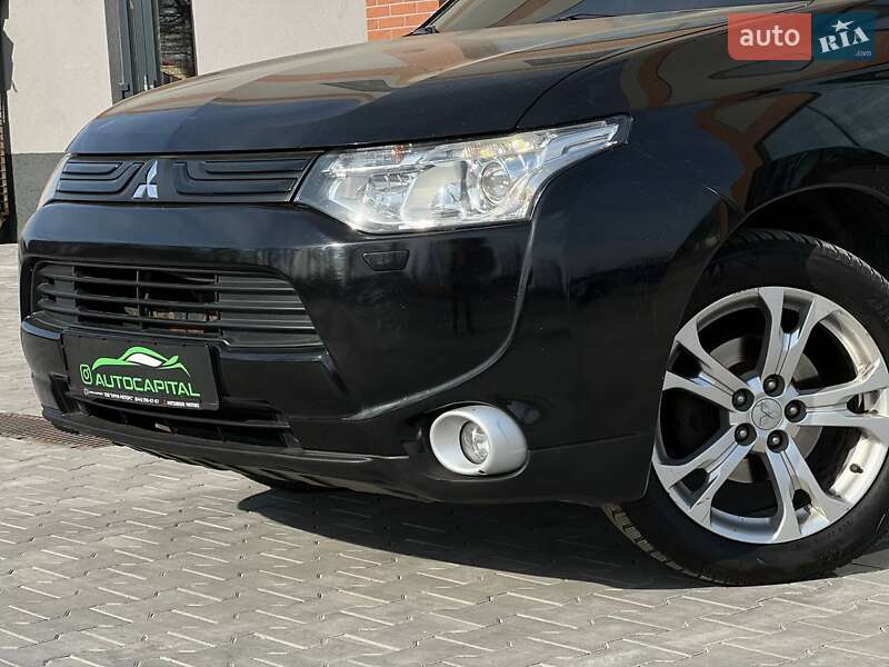 Внедорожник / Кроссовер Mitsubishi Outlander 2012 в Киеве