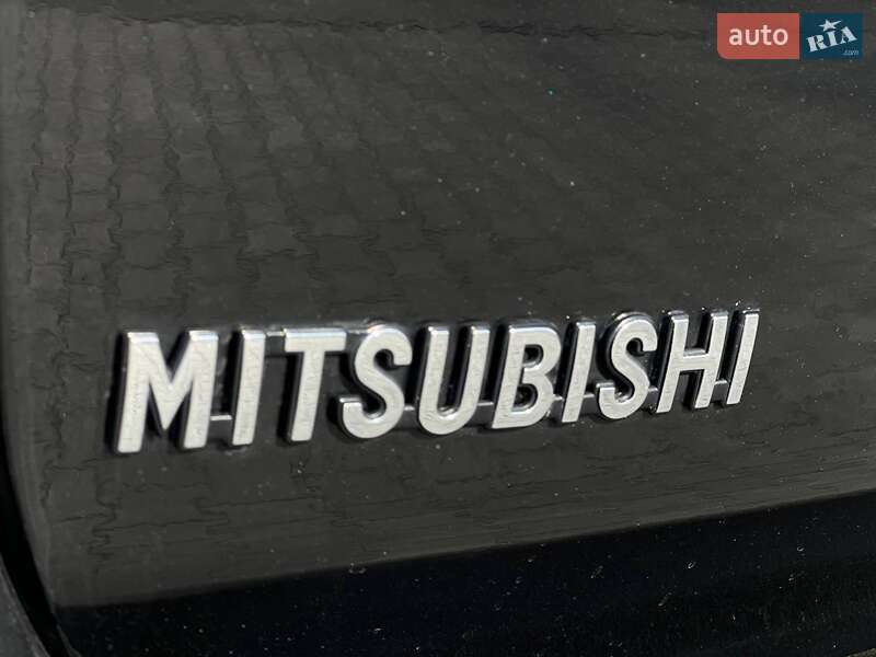 Внедорожник / Кроссовер Mitsubishi Outlander 2012 в Киеве