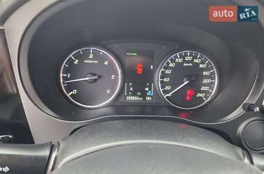 Внедорожник / Кроссовер Mitsubishi Outlander 2013 в 