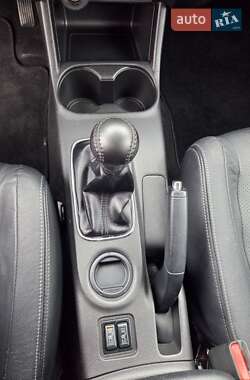 Внедорожник / Кроссовер Mitsubishi Outlander 2013 в 