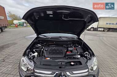 Внедорожник / Кроссовер Mitsubishi Outlander 2013 в 