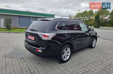 Внедорожник / Кроссовер Mitsubishi Outlander 2013 в 