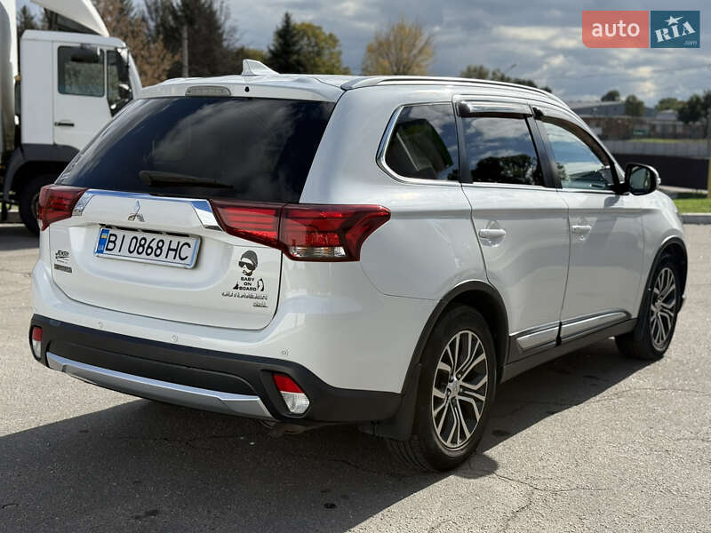 Внедорожник / Кроссовер Mitsubishi Outlander 2017 в Кременчуге фото 6 Внедорожник / Кроссовер Mitsubishi Outlander 2017 в Кременчуге