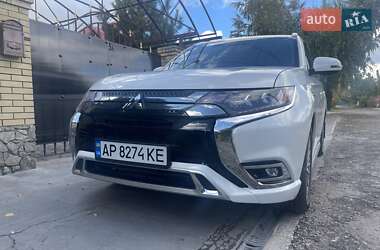 Внедорожник / Кроссовер Mitsubishi Outlander 2020 в 