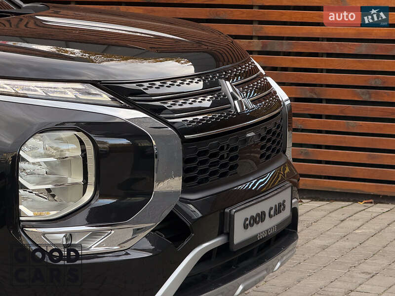 Внедорожник / Кроссовер Mitsubishi Outlander 2022 в Одессе