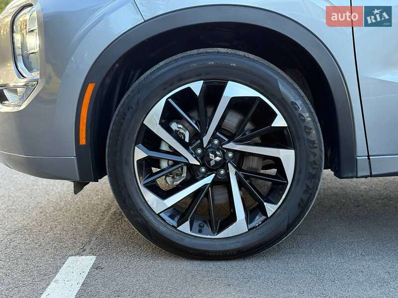 Внедорожник / Кроссовер Mitsubishi Outlander 2022 в Киеве