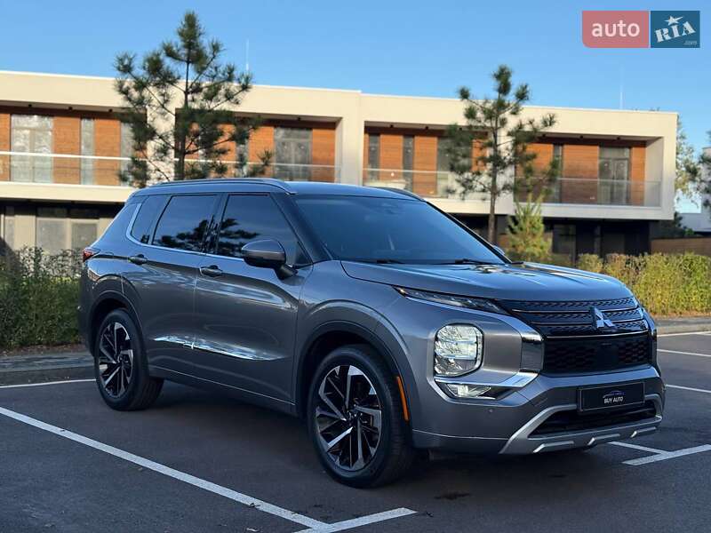 Внедорожник / Кроссовер Mitsubishi Outlander 2022 в Киеве