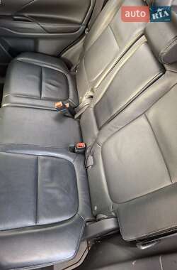 Внедорожник / Кроссовер Mitsubishi Outlander 2013 в 